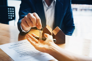 Facilitating escrow