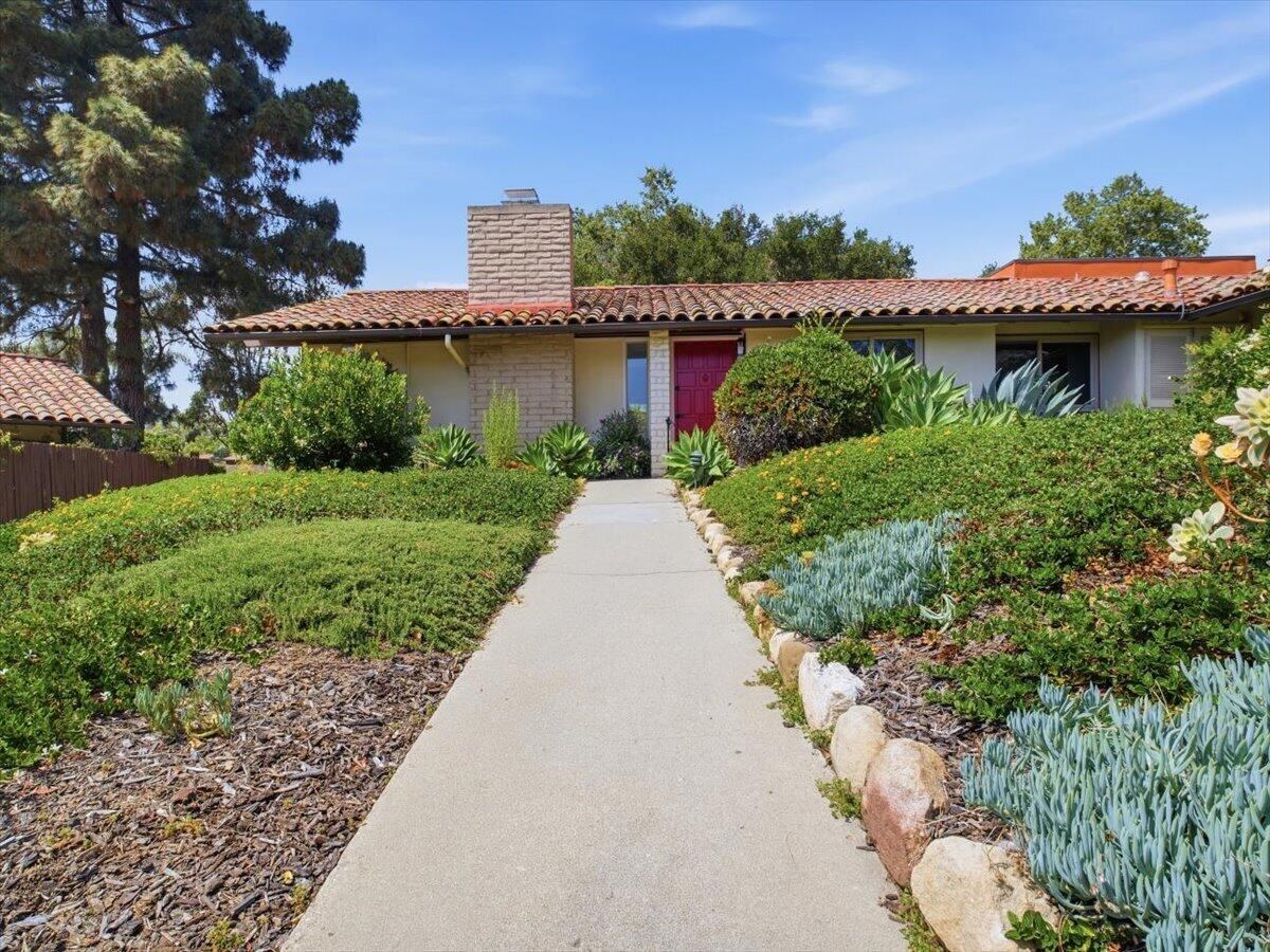 2732 Miradero Drive photo 1