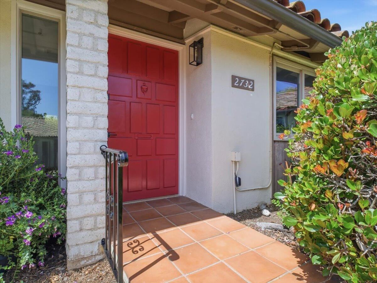 2732 Miradero Drive photo 2
