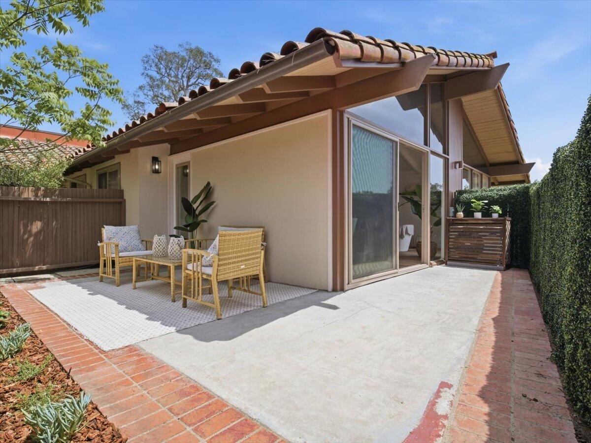 2732 Miradero Drive photo 17